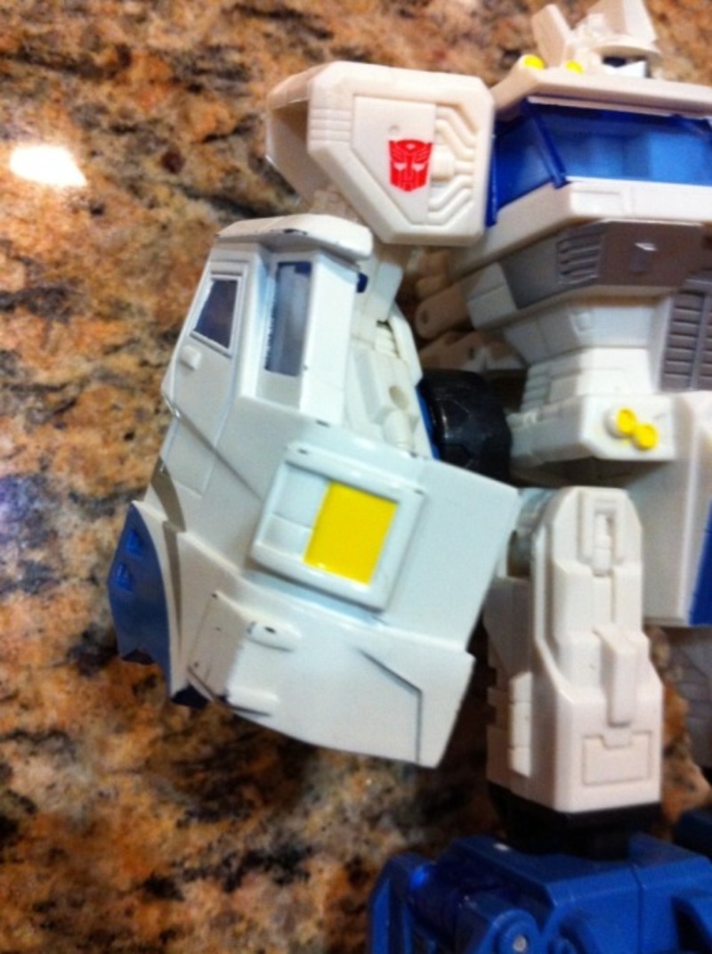 Transformers Ultra Magnus vs. Skywarp (Target Exclusive) Classics Series