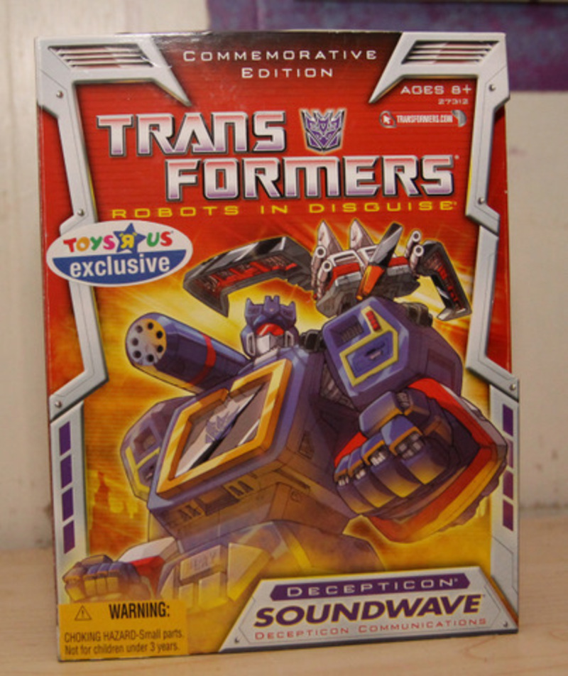 Transformers Soundwave (Toys R Us Exclusive) Classics Series