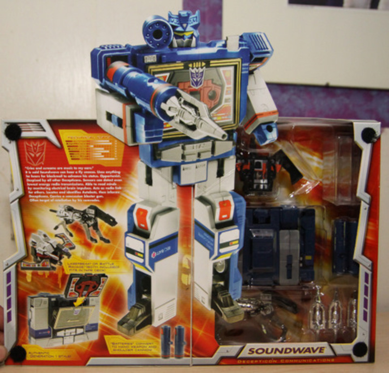 Transformers Soundwave (Toys R Us Exclusive) Classics Series