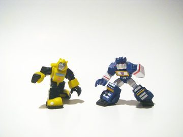 Transformers Bumblebee vs. Soundwave Transformers Movie Universe (Takara)