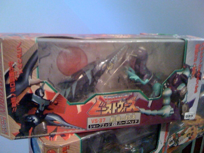 Transformers VS-37: Sharpedge vs. Hardhead Beast Era (Takara)