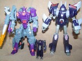 Transformers Cyclonus w/ Nightstick Classics Series 4ebc43067a2ac80001000012
