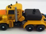 Transformers Huffer w/ Cali-Burst Power Core Combiners
