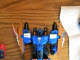 Transformers Dirge vs. Autobot Roadbuster Universe