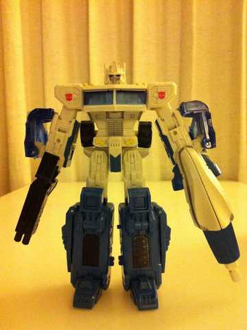 Transformers Ultra Magnus vs. Skywarp (Target Exclusive) Classics Series